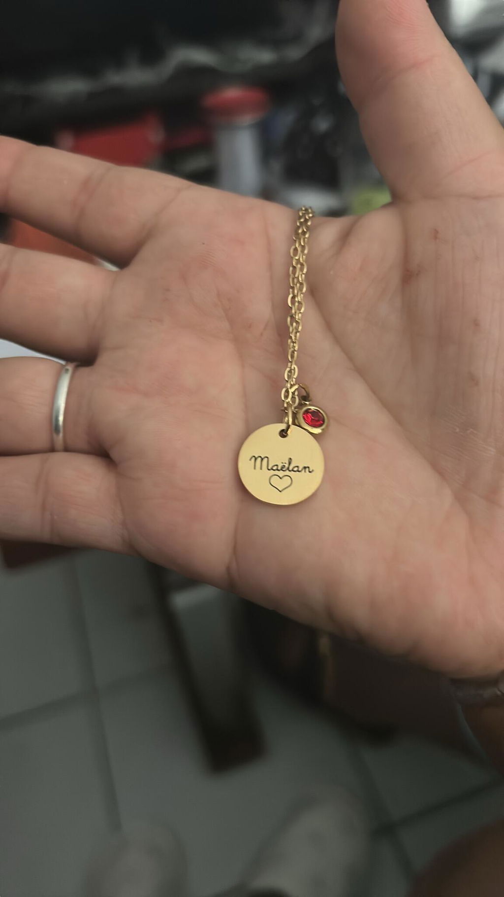 Collier personnalisable avec pierre de naissance et médaille 15 mm à graver