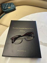 Mona review photo