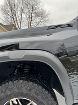 Derrick V review photo