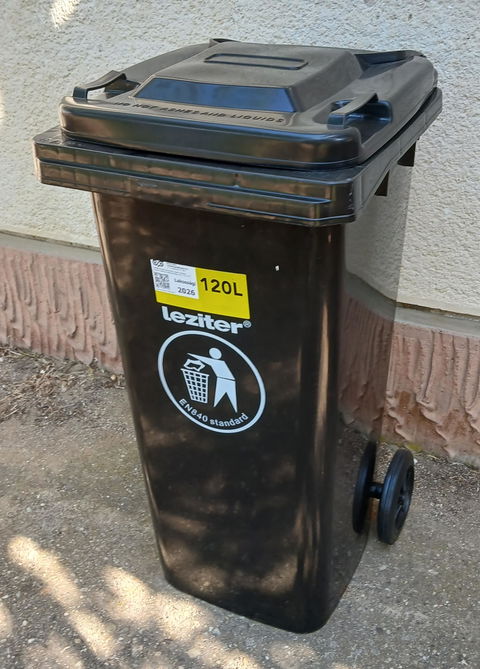 Hulladéktároló 120L fekete