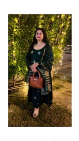 Neha Singh review photo