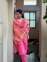 Shraddha V review photo