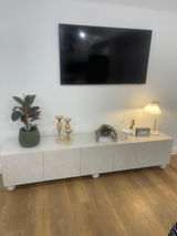 Ellen review photo