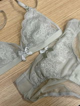h. review photo