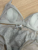 h. review photo