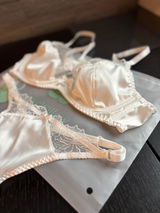 L. review photo