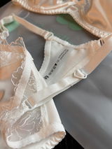 L. review photo