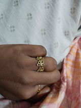 Kiruthika review photo