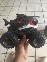 B.I. review photo