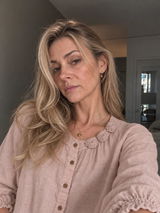 Lorna McNeil. review photo