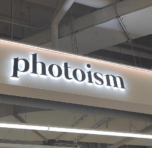 Elegant Backlit Lobby Sign – Custom LED Illuminated Acrylic Sign for Hotels, Offices & Reception Areas