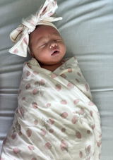 Shaye-Lee review photo