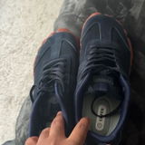 J**n review photo