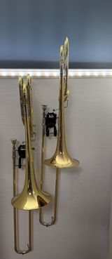 Locoparasaxo Wall-mounted Saxophone Stands
