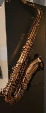 Wall Mount for Tenor Saxophone BRECKER