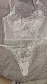 L. review photo