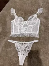 E. review photo