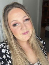 Leigh J. review photo