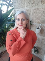 Maite B. review photo