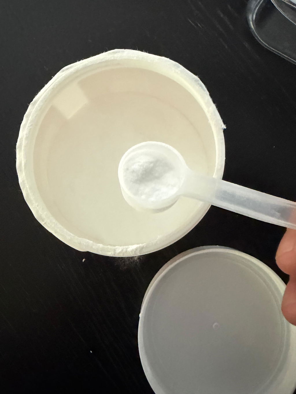 Customer photo of a scoop of Longplay L-Glutamine powder from the Gut Reset Kit