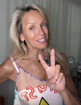 Leslie review photo
