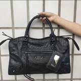 Tiya review photo