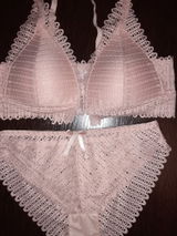 Dominika review photo