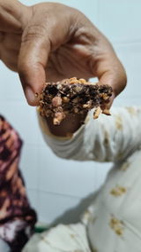 Zainab Mukkhi review photo