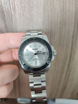 pierre review photo