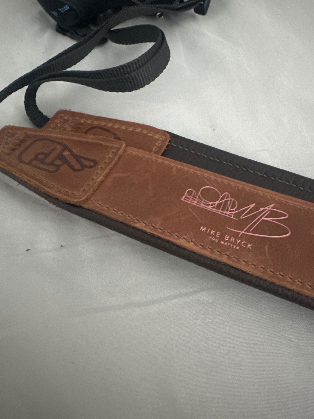 Deluxe 45 Padded Camera Strap - Chestnut Brown