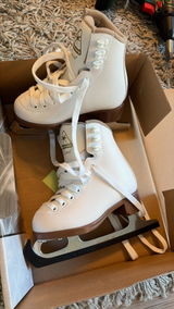 mirella Aro review photo