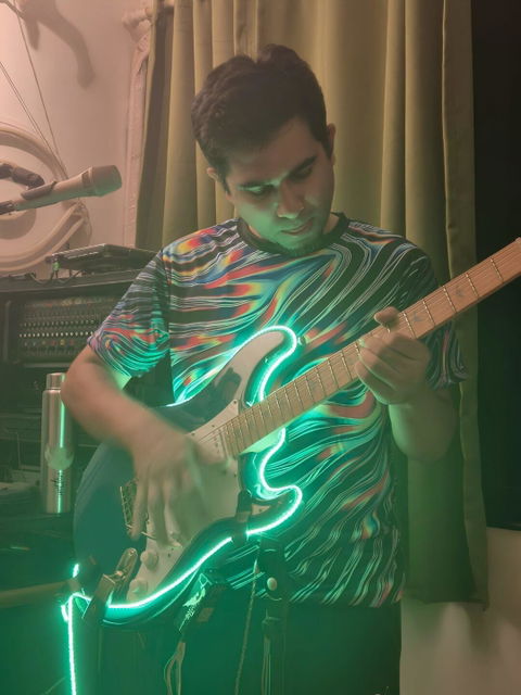 Holographic Wave Oversized Tee