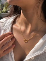 sakshi review photo