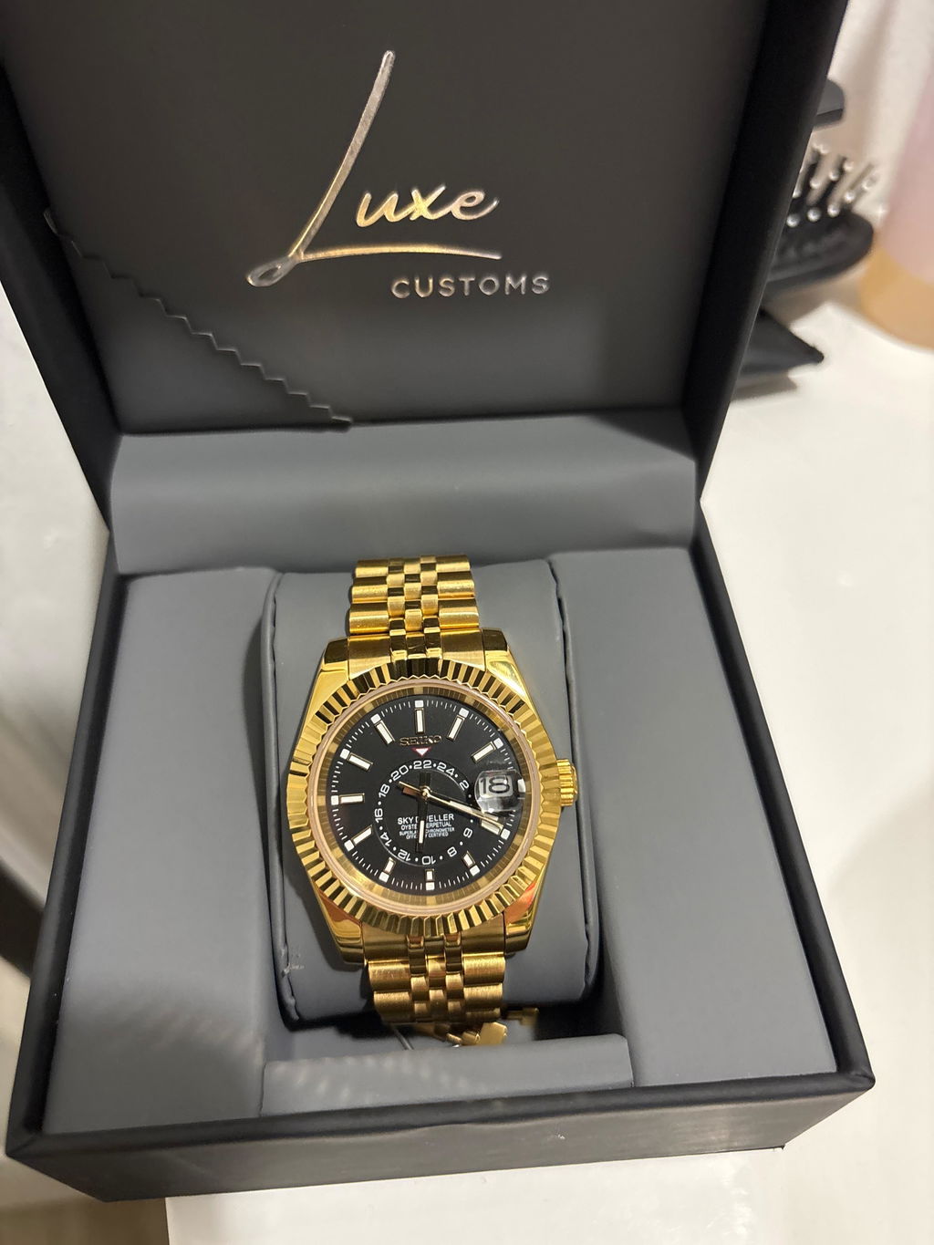 SKY DWELLER | GOLD & BLACK
