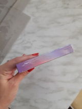 L***a review photo