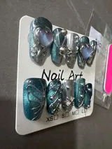 M***d review photo