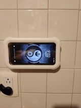 M***v review photo