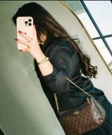 Farzana khan review photo