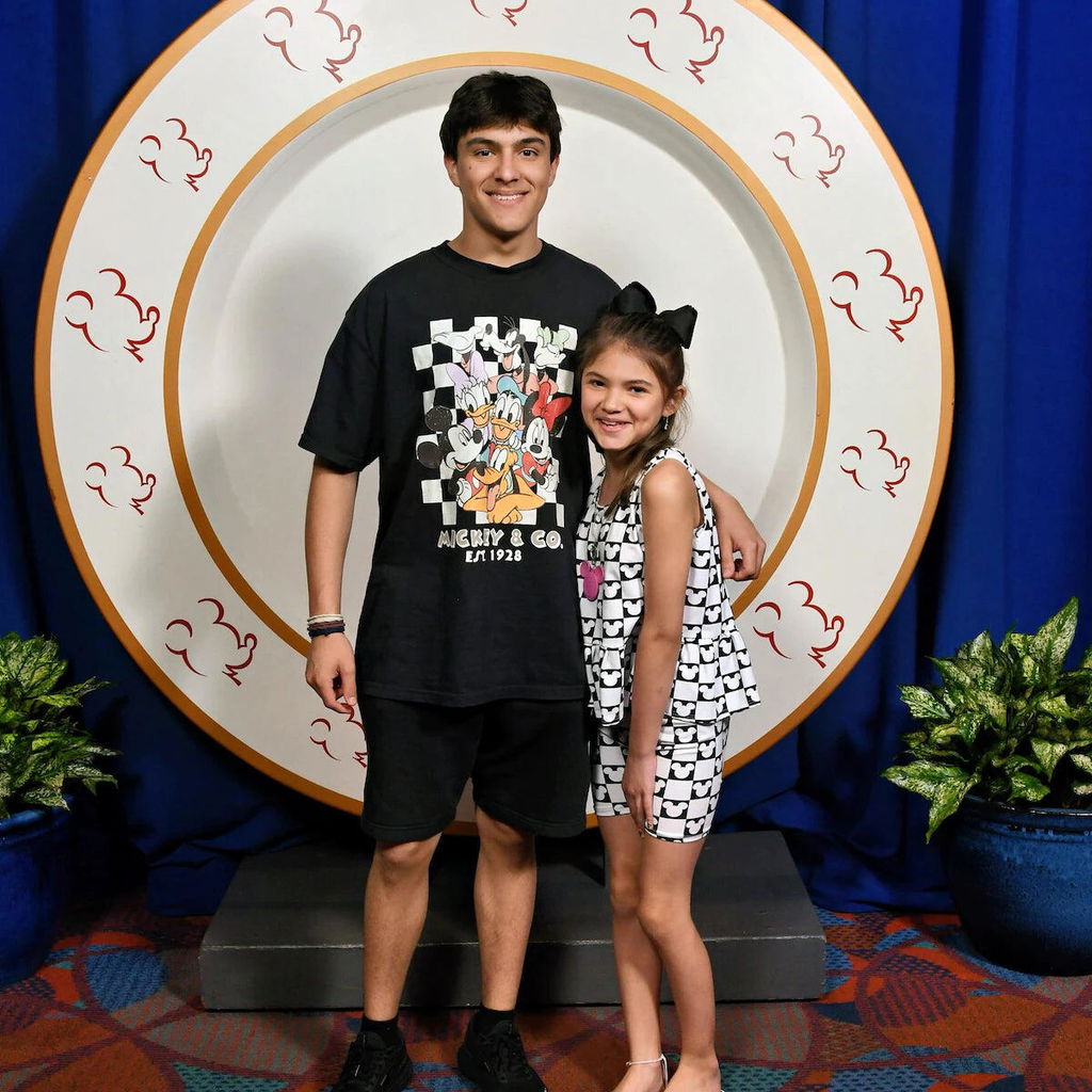 Mickey Co Est 1928 Friends 0002