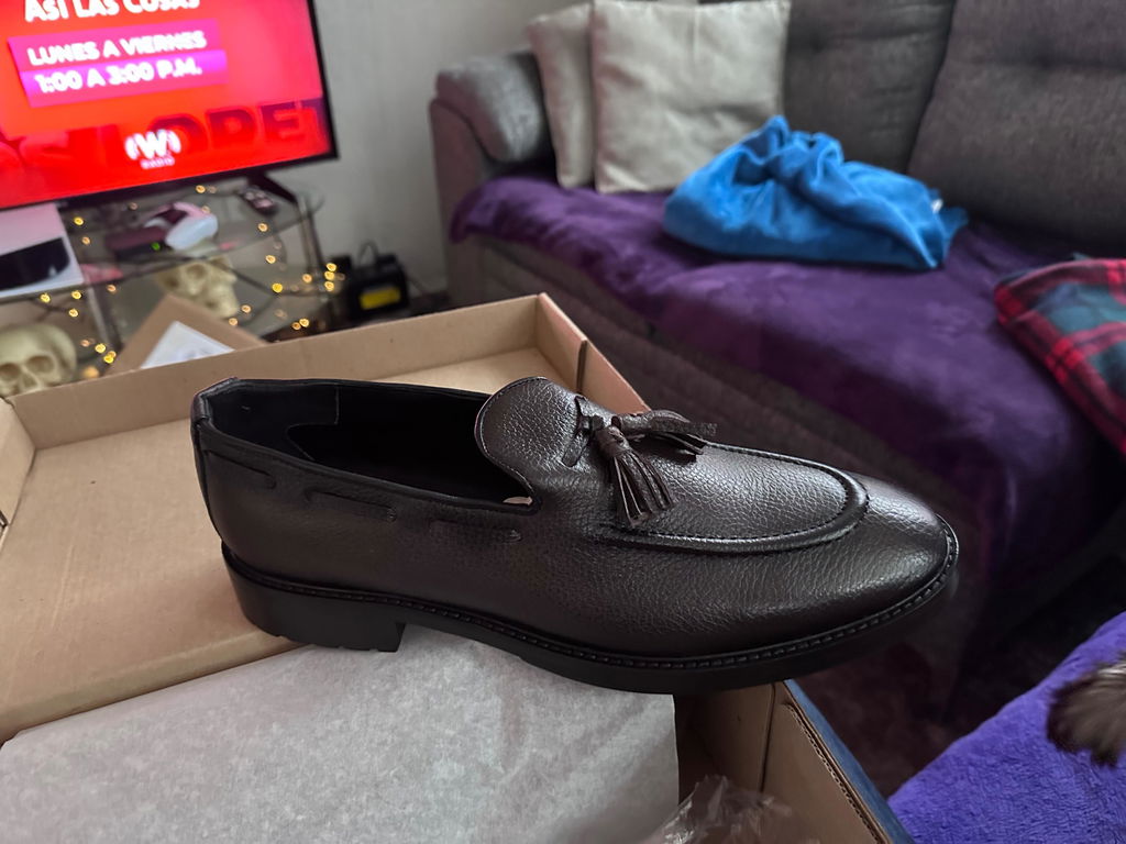 BROWN LOAFER TRACK