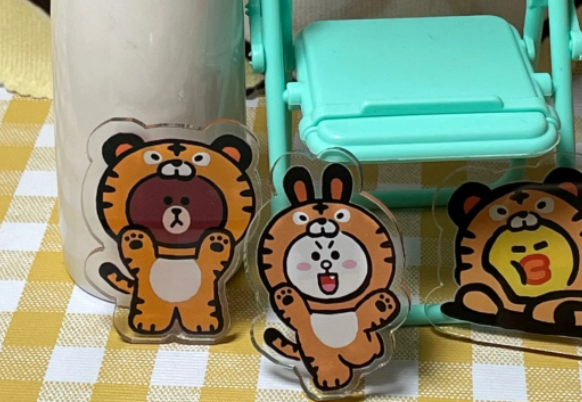 Custom Clear Acrylic Pins