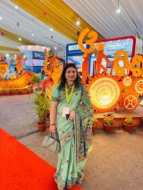 Gayatri Shandilya review photo