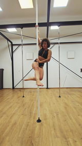 R.poledance review photo