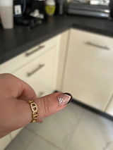 Le b. review photo