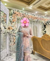Samina kamran review photo
