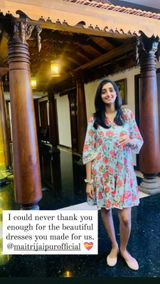 Ayushi review photo