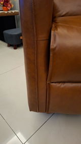 Lee review photo