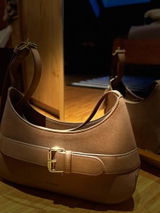 E.M. review photo