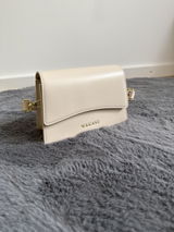 J. review photo