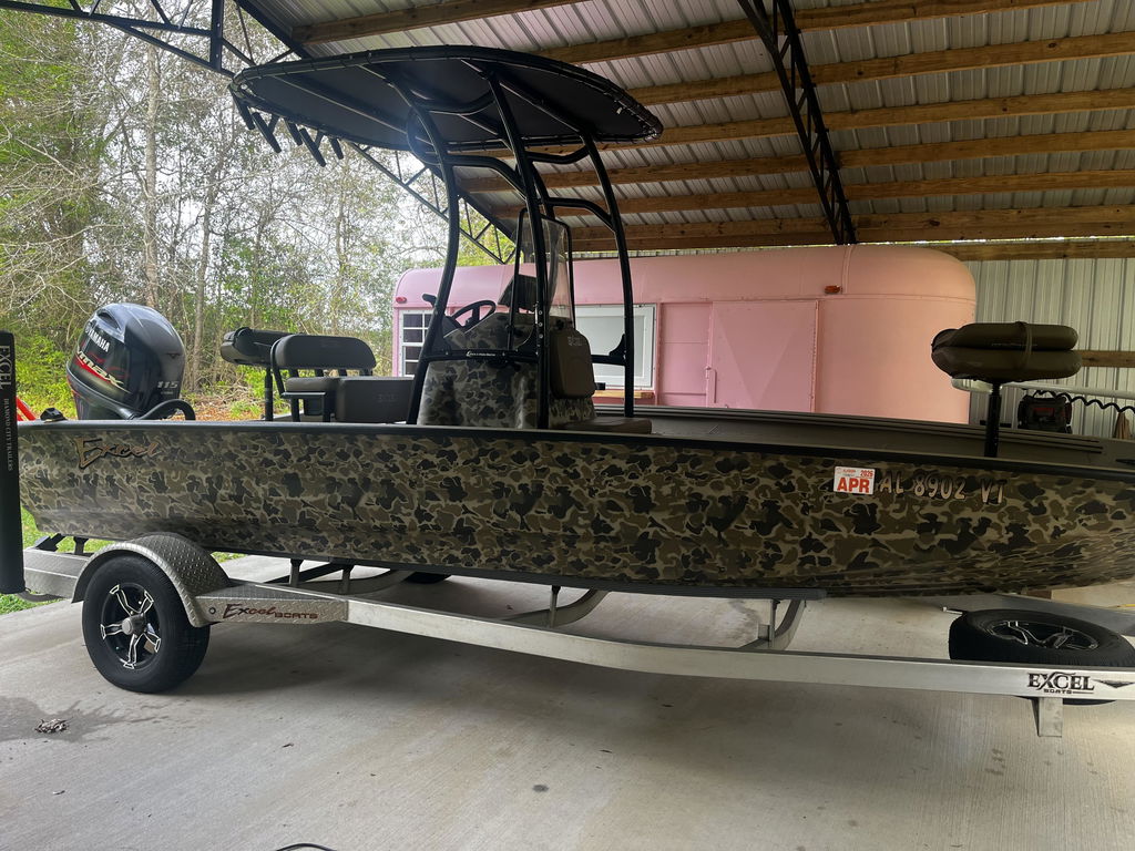 Black Powder Coated Pro 600 Heavy Duty T-Top w/ 5 Rod Holder